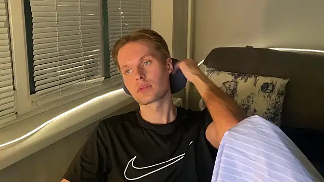 Leonnextdoor online show from 01/15/26, 06:55