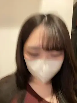 Snapshot of mina_0207 chatting on 09/12/25, 12:33 mina 0207 online show from 09/12/25, 12:33