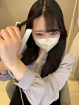 Snapshot of mina_0207 chatting on 10/04/25, 09:13 mina 0207 online show from 10/04/25, 09:13