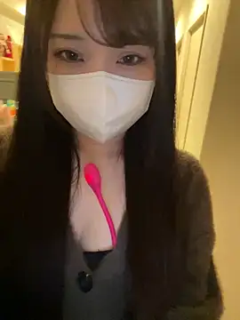 Snapshot of mina_0207 chatting on 11/15/25, 05:42 mina 0207 online show from 11/15/25, 05:42