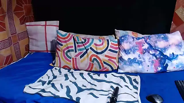 Snapshot of Thickbootykim chatting on 02/17/26, 07:42 Thickbootykim online show from 02/17/26, 07:42