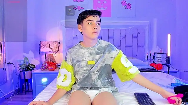 Maxi little online show from 10/11/25, 09:13