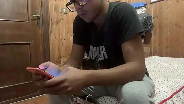 Snapshot of mauri200 chatting on 10/01/25, 02:39 mauri200 online show from 10/01/25, 02:39