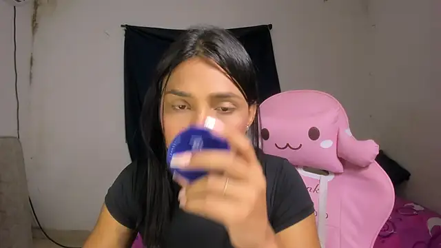 Miss noah18 online show from 10/15/25, 09:48