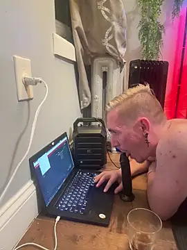 Snapshot of Borodanw chatting on 02/05/25, 05:52 Borodanw online show from 02/05/25, 05:52