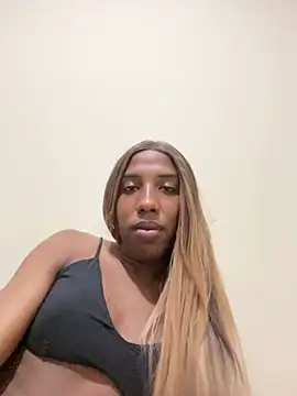 Snapshot of Celine_trans01 chatting on 12/29/24, 10:36 Celine trans01 online show from 12/29/24, 10:36