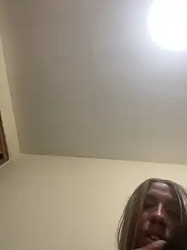 Snapshot of Celine_trans01 chatting on 01/18/25, 07:28 Celine trans01 online show from 01/18/25, 07:28