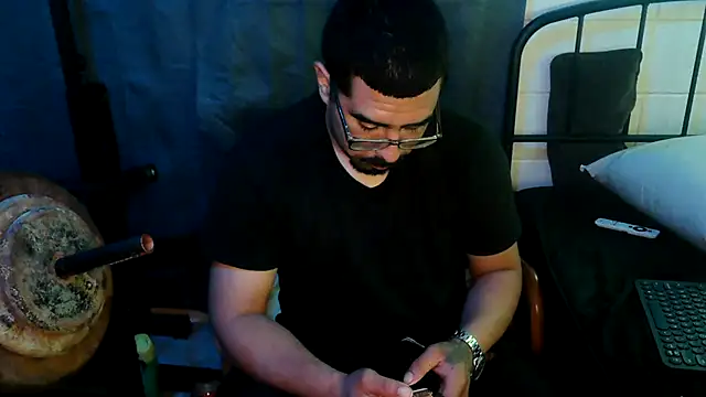k1oudE online show from 05/27/26, 02:03