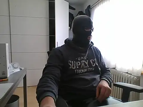 latexmen6 online show from 12/27/24, 10:23