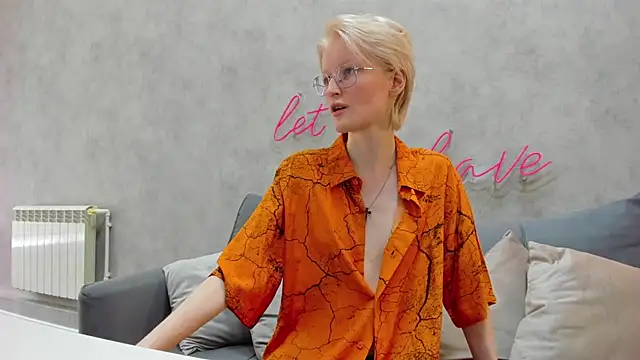 ElizabethHarpper online show from 03/23/25, 08:26