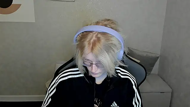 ElizabethHarpper online show from 09/09/25, 01:05