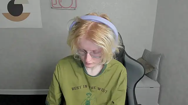 ElizabethHarpper online show from 09/16/25, 12:55