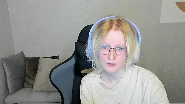 ElizabethHarpper online show from 09/27/25, 01:21