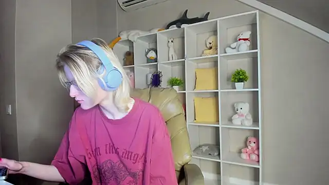 ElizabethHarpper online show from 11/01/25, 01:07