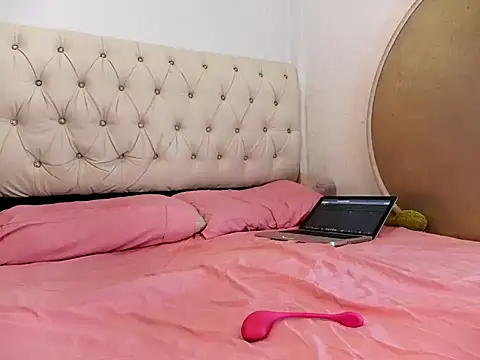 Rocket1978 online show from 10/16/25, 12:17