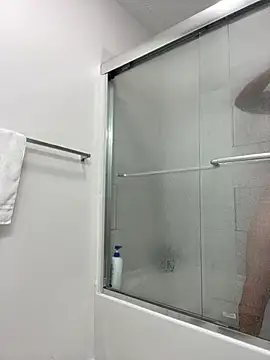 tcadle1824 online show from 04/13/26, 06:24