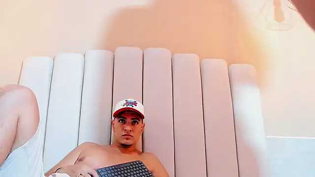 DAVID VICTORIAA online show from 01/27/25, 06:41