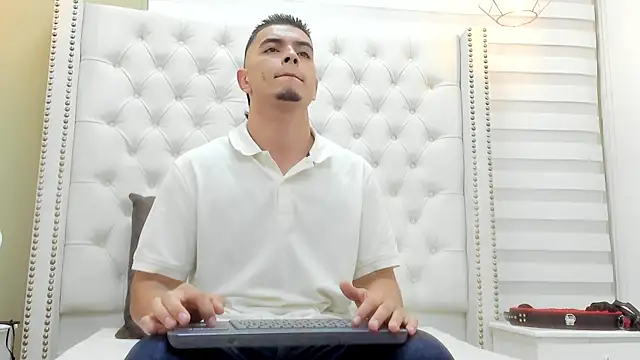 DAVID VICTORIAA online show from 09/20/25, 03:51