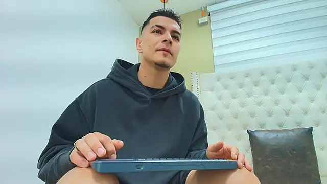 DAVID VICTORIAA online show from 02/21/26, 01:01