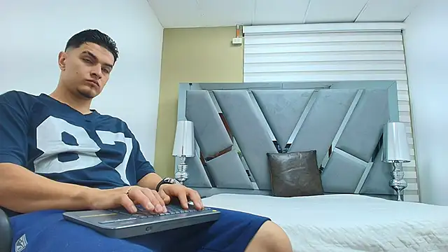 DAVID VICTORIAA online show from 05/09/26, 01:05