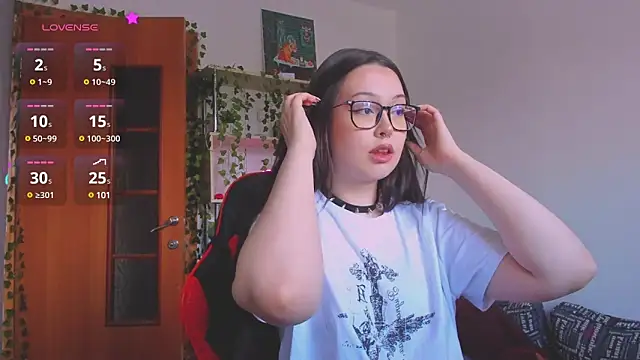 Snapshot of kittenrisha chatting on 02/17/25, 09:35 kittenrisha online show from 02/17/25, 09:35