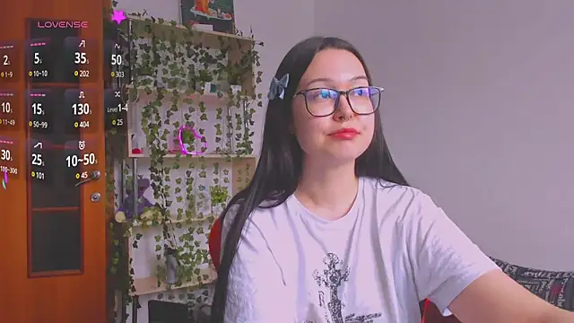 Snapshot of kittenrisha chatting on 02/26/25, 10:26 kittenrisha online show from 02/26/25, 10:26