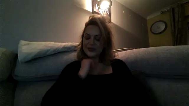 Gigi-Honey online show from 10/17/25, 07:27