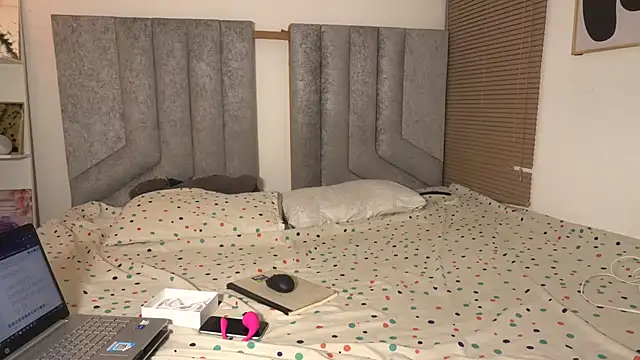 womantall99 online show from 03/09/26, 12:09