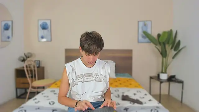 Brian-Ausslos online show from 11/24/25, 04:45