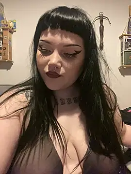 Gothicsiren online show from 01/18/25, 10:49