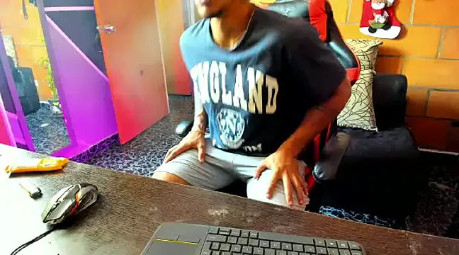 Adam Valenciia online show from 02/10/25, 04:58