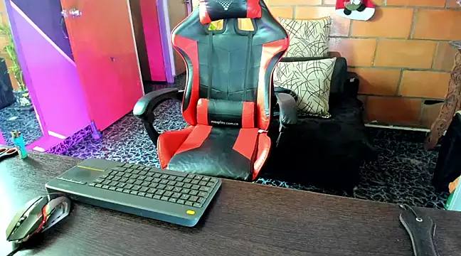 Adam Valenciia online show from 02/19/25, 03:38