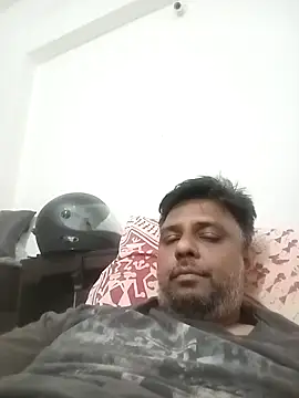 Snapshot of jemes21in chatting on 11/23/25, 06:30 jemes21in online show from 11/23/25, 06:30