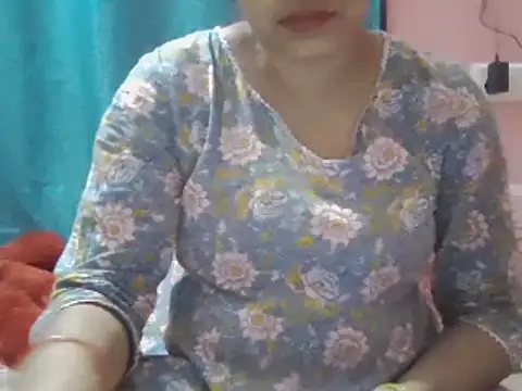 Hot-shanvi online show from 03/20/25, 09:35