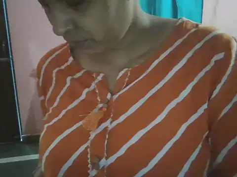 Hot-shanvi online show from 11/07/25, 02:33