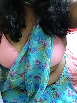 Snapshot of Rathi22 chatting on 11/24/25, 02:06 Rathi22 online show from 11/24/25, 02:06