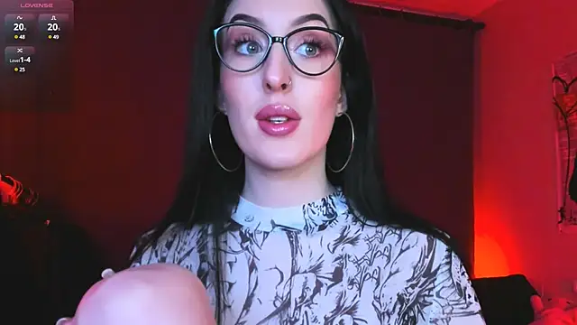 Snapshot of Miss_Alice__ chatting on 03/09/25, 10:30 Miss Alice online show from 03/09/25, 10:30