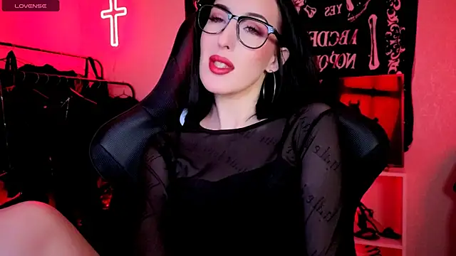 Snapshot of Miss_Alice__ chatting on 05/26/26, 11:34 Miss Alice online show from 05/26/26, 11:34
