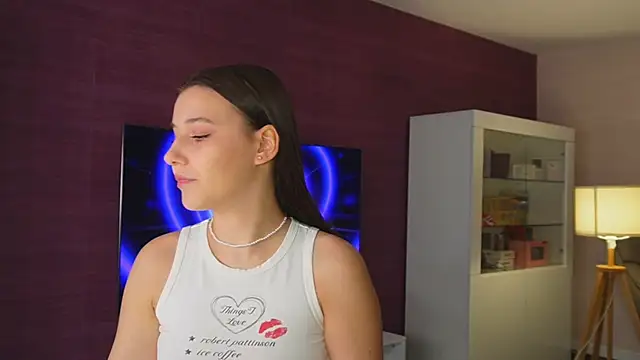 Snapshot of linda_x_x chatting on 10/23/25, 10:03 linda x x online show from 10/23/25, 10:03