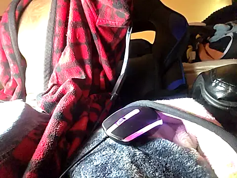 Snapshot of dominatingblacklove chatting on 09/13/25, 10:42 dominatingblacklove online show from 09/13/25, 10:42