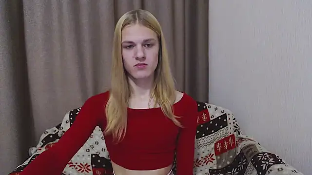 Snapshot of blaire__18 chatting on 12/31/24, 11:20 blaire 18 online show from 12/31/24, 11:20