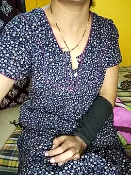 lovelygirl4567 online show from 03/19/25, 02:02