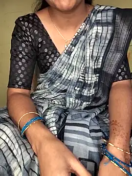 lovelygirl4567 online show from 10/22/25, 01:44