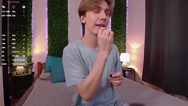 Adrian Di online show from 03/11/25, 03:12