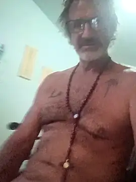 Cloudin around online show from 10/11/25, 07:34