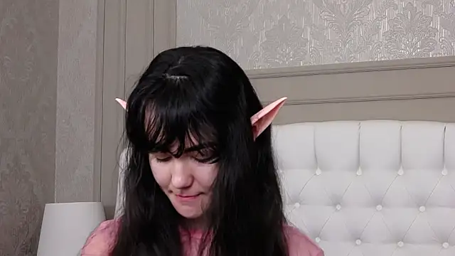 Little  Iris online show from 03/09/25, 04:27