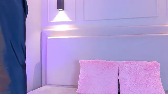 Snapshot of NickyBelmonth chatting on 11/11/25, 11:32 NickyBelmonth online show from 11/11/25, 11:32