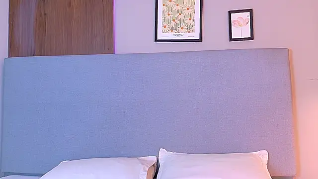 NaomiKlarc online show from 09/25/25, 03:21