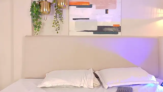 NaomiKlarc online show from 11/12/25, 04:24