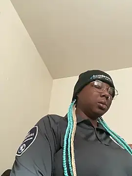 Snapshot of DamnBubbles chatting on 01/18/25, 08:30 DamnBubbles online show from 01/18/25, 08:30